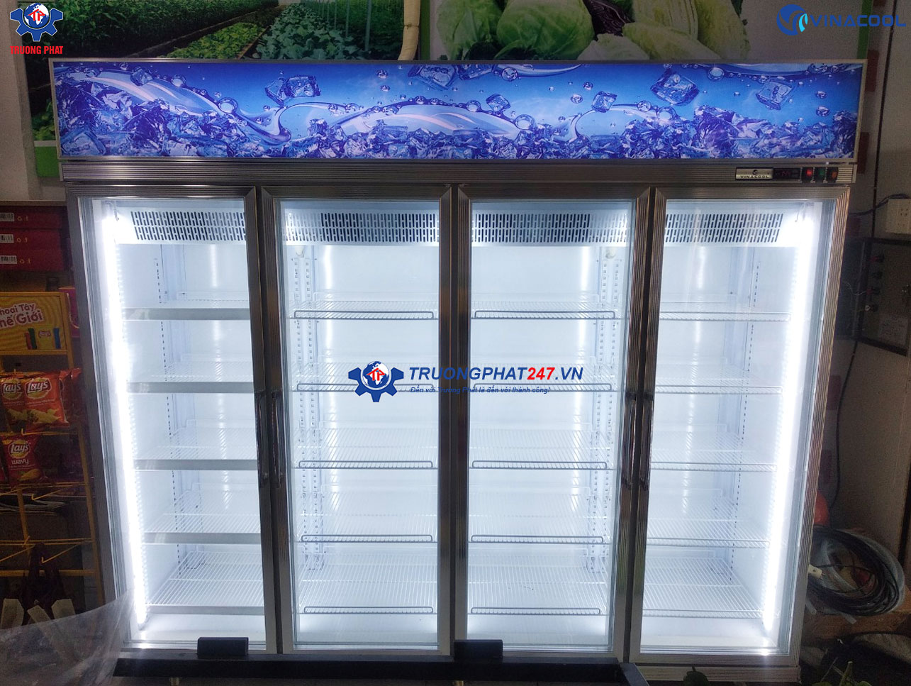 Tủ đông đứng trưng bày 4 cánh kính SLD-2400FSW.jpeg